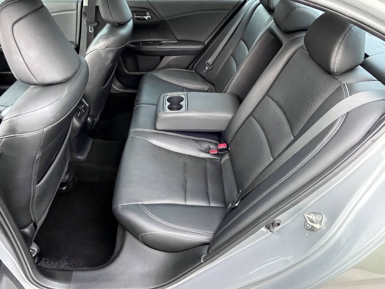 Used 2017 Honda Accord Touring image 24