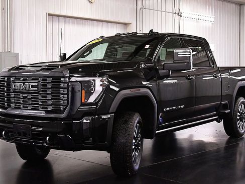 Used 2024 GMC Sierra 3500 Denali Ultimate image 3