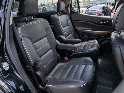 Used 2019 GMC Acadia Denali w/ Technology Package FWD image 22