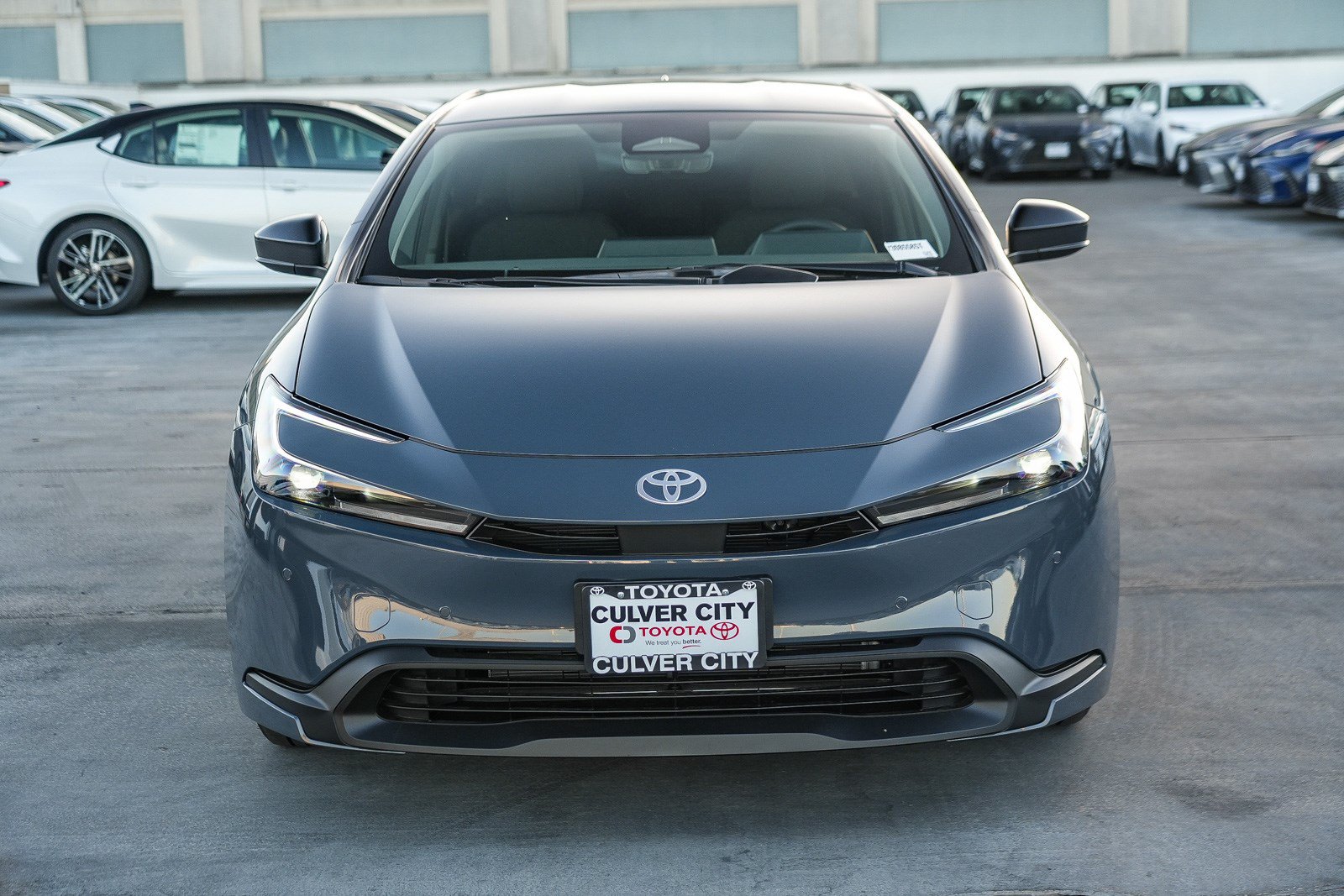 Used 2027 Toyota Prius LE FWD image 5