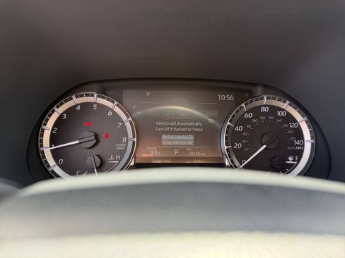 Used 2025 Toyota Highlander LE FWD image 41