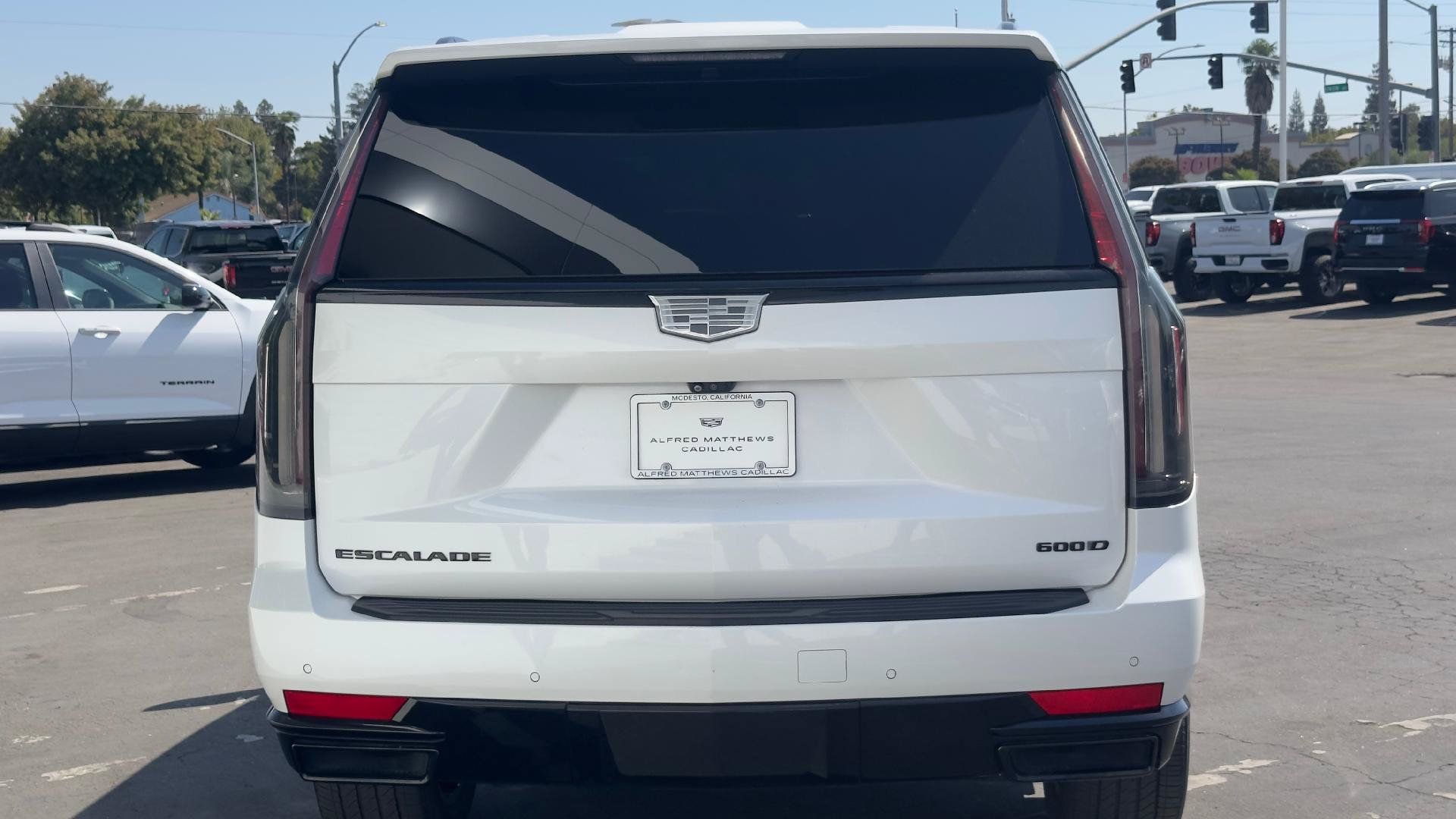 Used 2021 Cadillac Escalade Sport w/ Driver Assist Tech Package AWD/4WD image 4