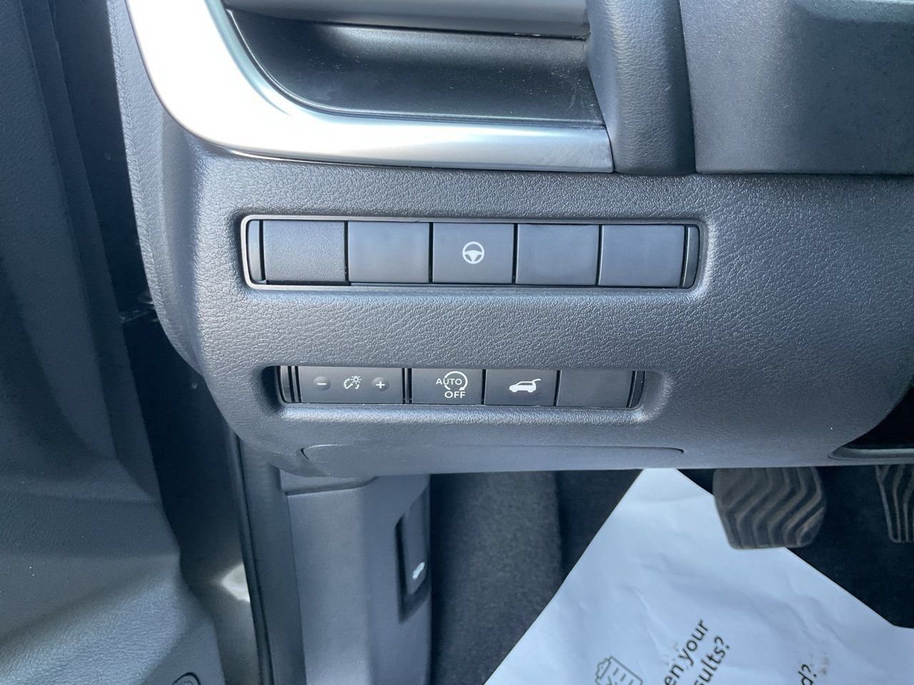 Used 2025 Nissan Rogue SV FWD image 21