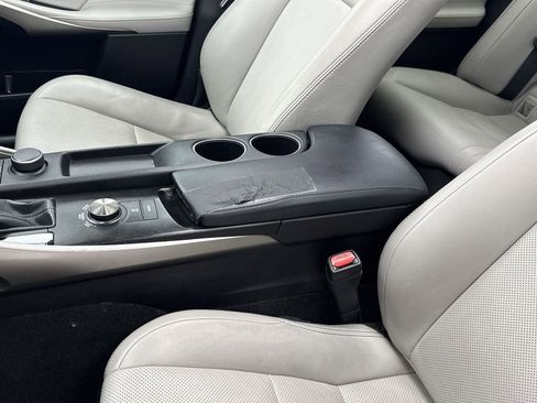 Used 2016 Lexus IS 200t w/ Premium Package image 33