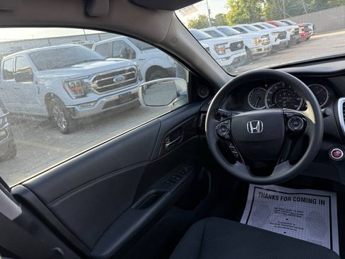 Used 2016 Honda Accord EX image 19