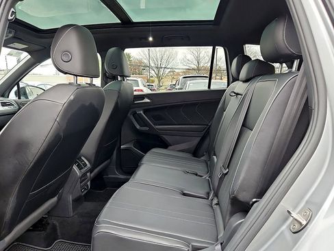 Certified 2022 Volkswagen Tiguan SE R-Line image 11