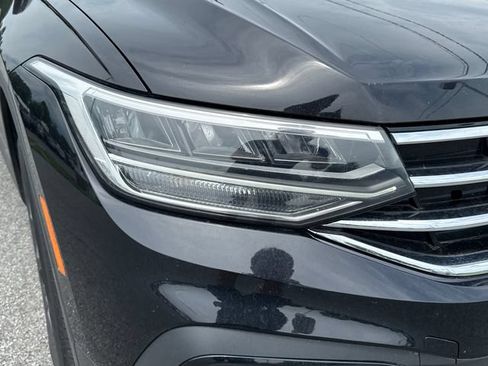 Used 2024 Volkswagen Tiguan SE w/ Panoramic Sunroof Package AWD/4WD image 12