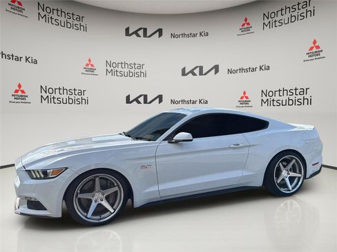 Used 2016 Ford Mustang GT Premium w/ Equipment Group 401A RWD image 3
