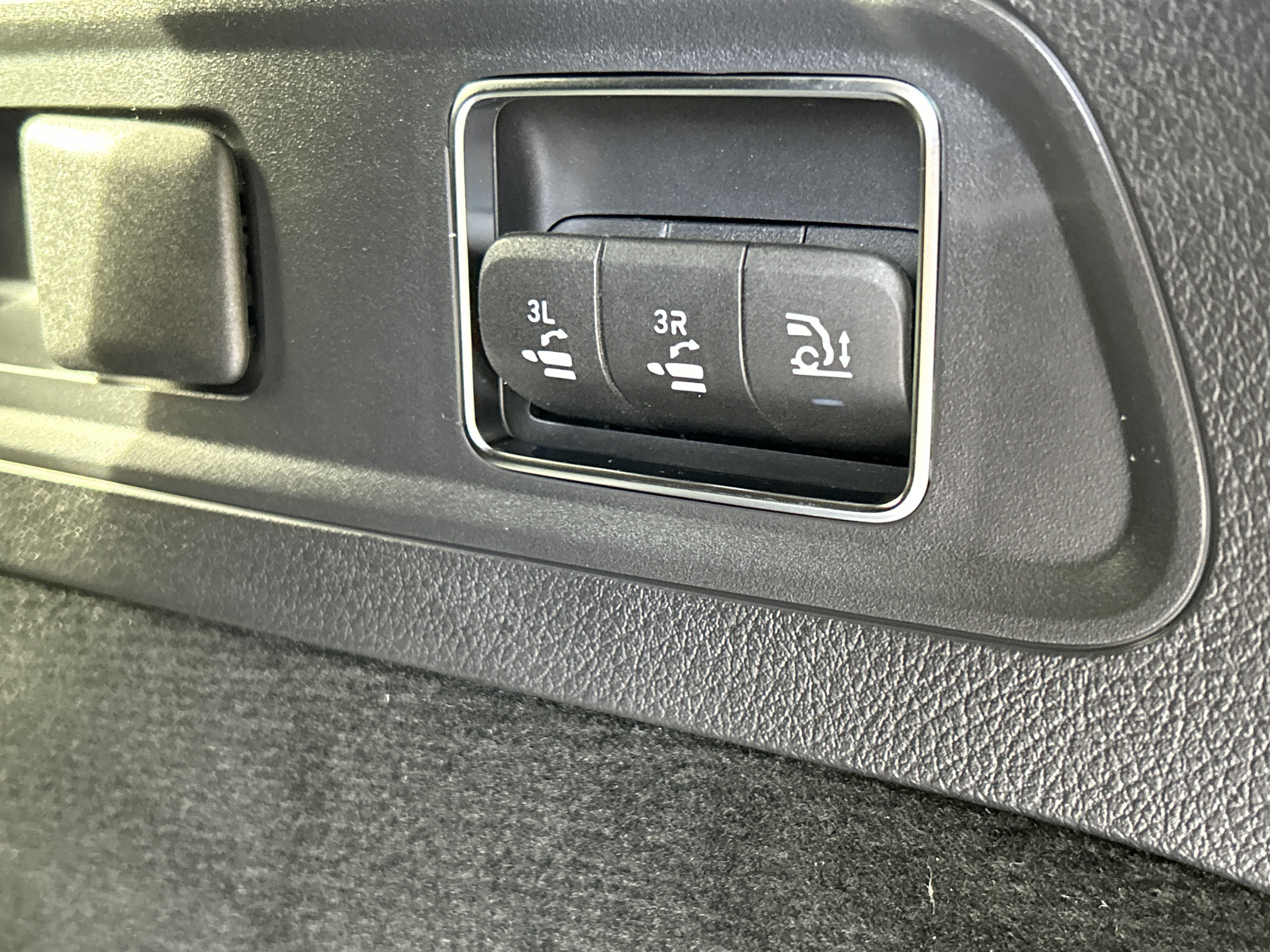 New 2026 Mercedes-Benz GLS 450 4MATIC image 11