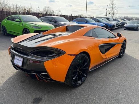 Used 2018 McLaren 570S Spider image 5