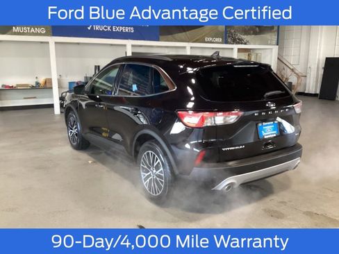 Used 2022 Ford Escape Titanium image 4
