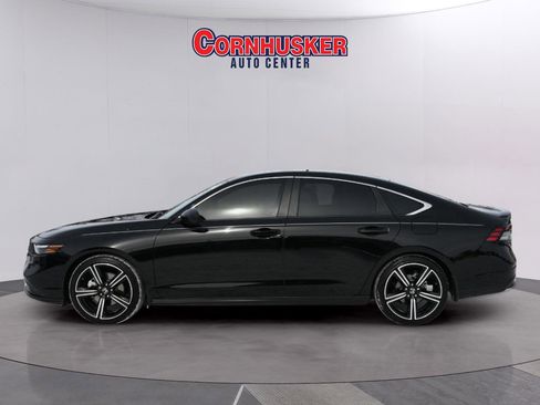 Used 2024 Honda Accord Sport image 4