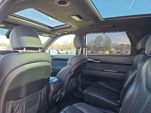 Used 2023 Hyundai Palisade Calligraphy image 11