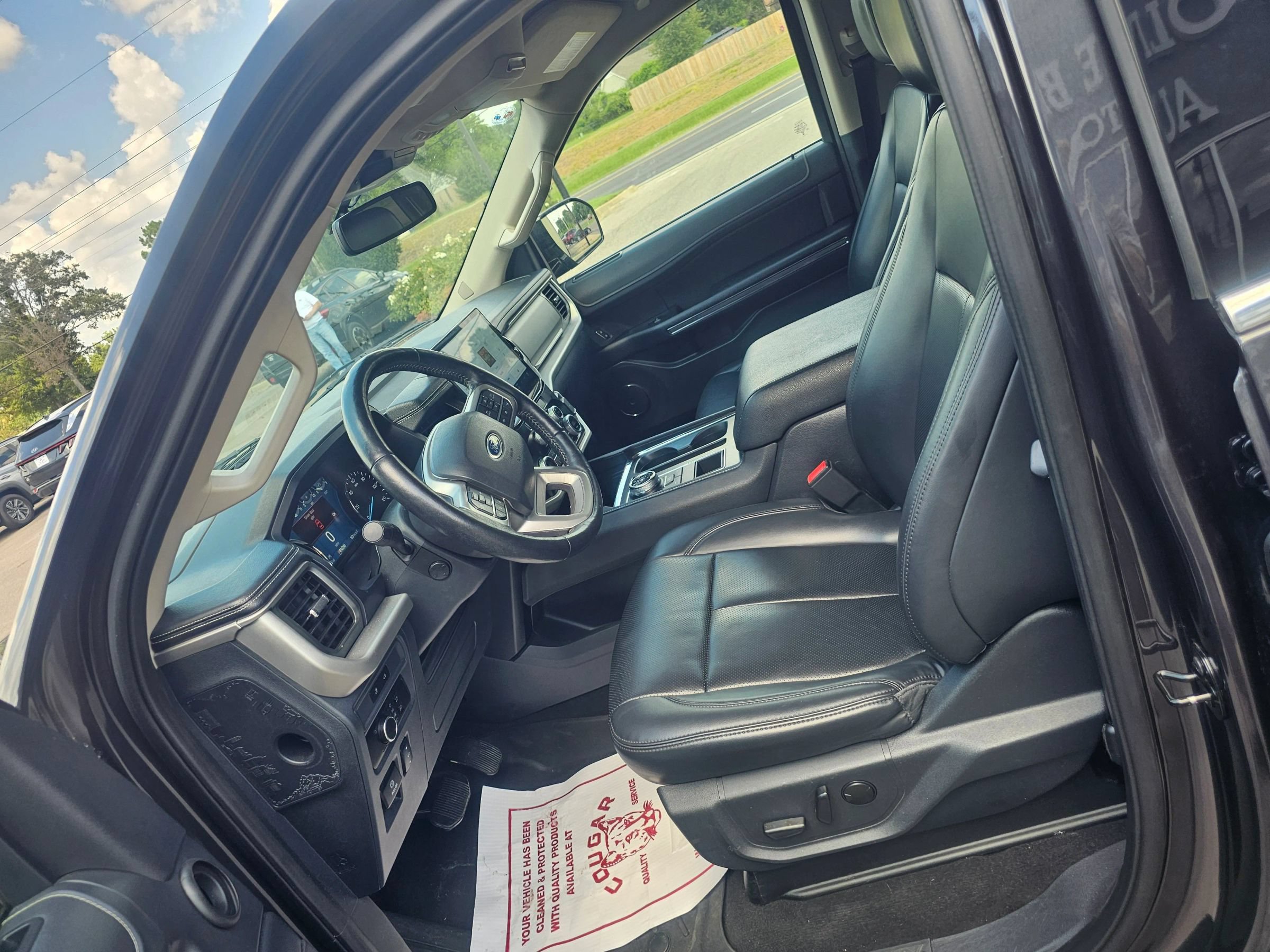 Used 2024 Ford Expedition XLT RWD image 10