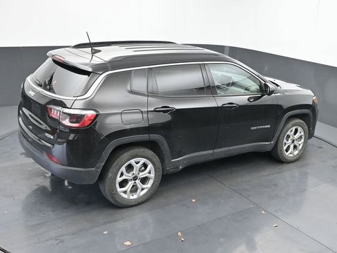 Used 2025 Jeep Compass Latitude image 21