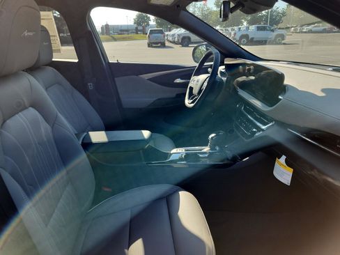 New 2026 Buick Envista Avenir image 7