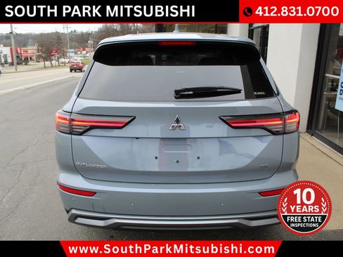New 2026 Mitsubishi Outlander SE image 8