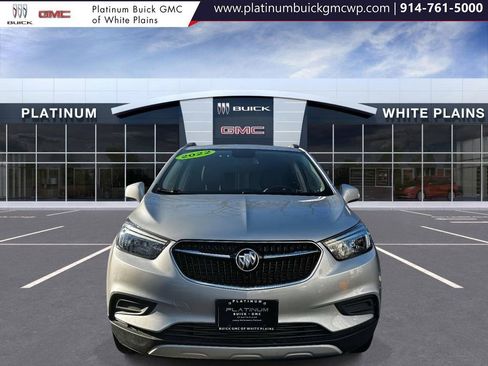 Used 2022 Buick Encore Preferred w/ Safety Package image 2
