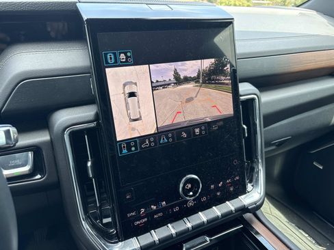 Used 2025 GMC Yukon Denali w/ Denali Reserve Package AWD/4WD image 25