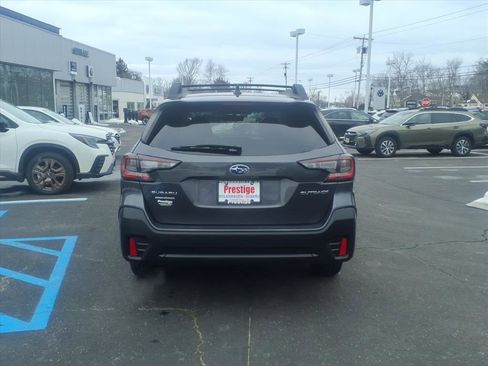 Used 2020 Subaru Outback Premium image 4