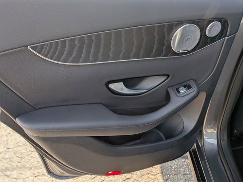 Used 2017 Mercedes-Benz GLC 300 4MATIC image 28