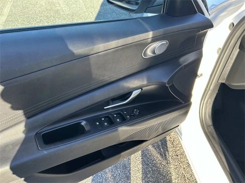 Certified 2023 Hyundai Elantra SEL image 16