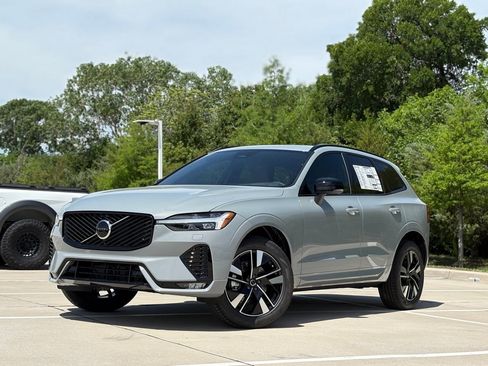 New 2026 Volvo XC60 B5 Core w/ Protection Package Premier image 2