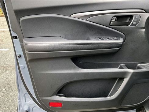 Used 2025 Honda Passport EX-L image 26