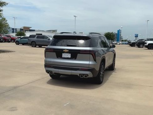 New 2026 Chevrolet Traverse LT w/ Sun and Wheel Package FWD image 8
