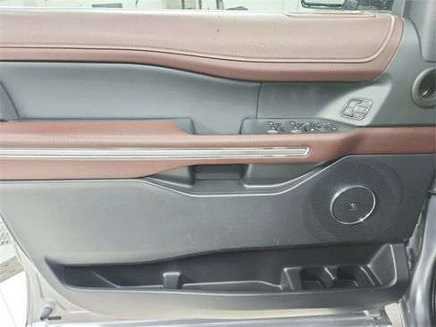 Used 2024 Ford Expedition Limited image 33