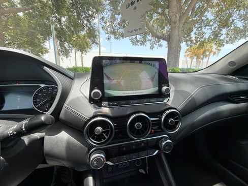 Used 2024 Nissan Sentra SV FWD image 6