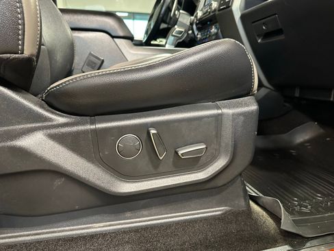 Used 2018 Ford F150 Raptor w/ Equipment Group 802A Luxury image 44