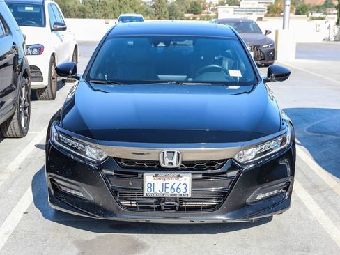 Used 2019 Honda Accord Sport image 2