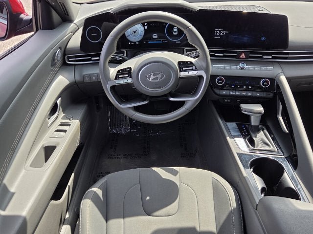 Used 2025 Hyundai Elantra SEL FWD image 12