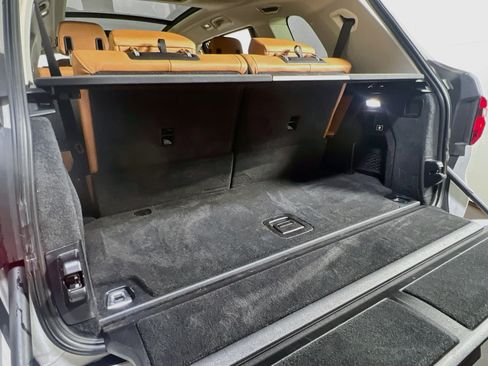 Used 2022 BMW X7 xDrive40i w/ Premium Package AWD/4WD image 26