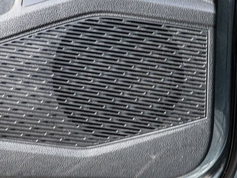 Used 2024 Volkswagen Jetta SE FWD image 39