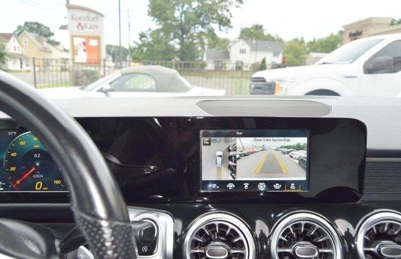 Used 2022 Mercedes-Benz GLB 250 4MATIC image 27