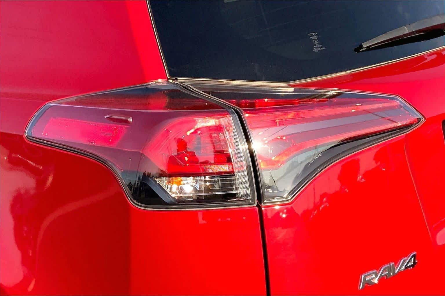 Used 2017 Toyota RAV4 Limited FWD image 28