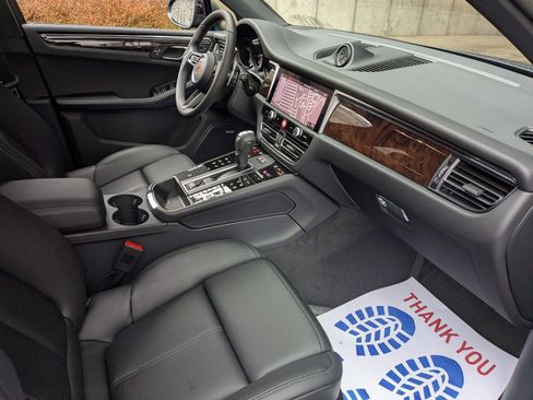 New 2026 Porsche Macan image 27