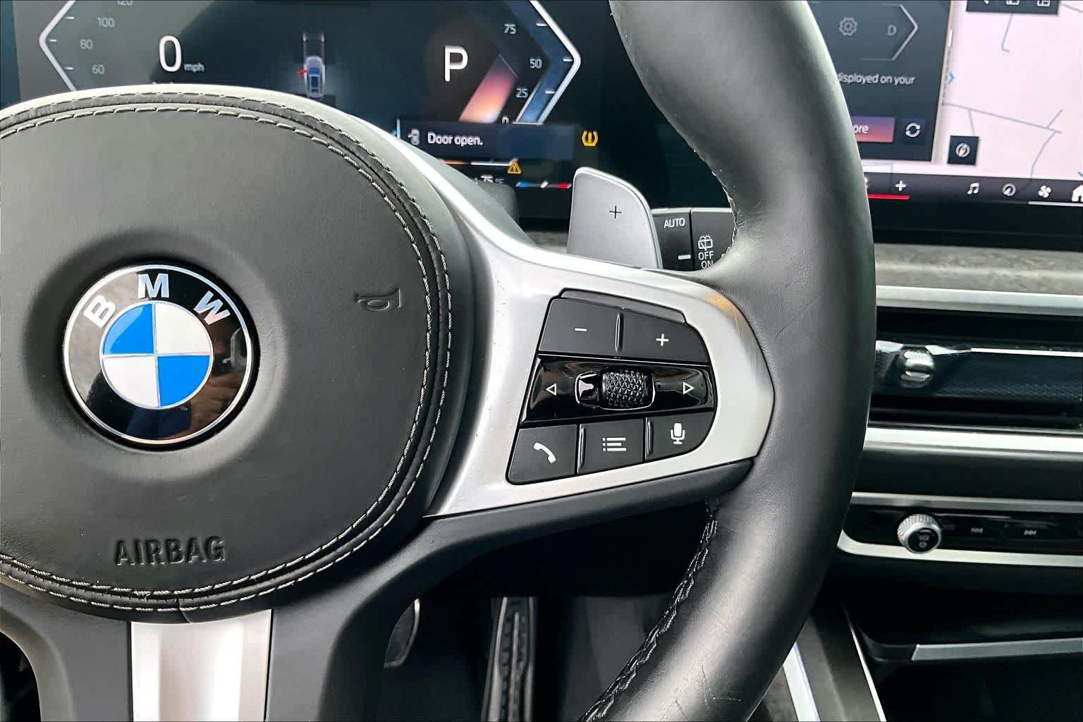 Used 2025 BMW X7 xDrive40i w/ M Sport Package AWD/4WD image 21