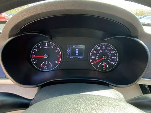 Used 2018 Kia Optima LX w/ 17" Alloy Wheels Package FWD image 19