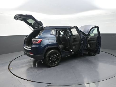 New 2026 Jeep Compass Latitude AWD/4WD image 38