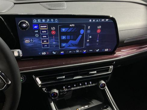 New 2026 Chevrolet Traverse Z71 w/ Enhanced Driving Package image 29