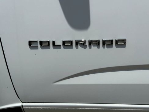 Used 2022 Chevrolet Colorado LT w/ Safety Package AWD/4WD image 10