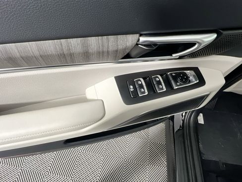 Certified 2025 Kia Telluride EX w/ EX Captain's Chair Package image 15