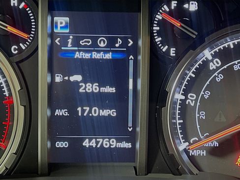 Used 2024 Toyota 4Runner TRD Off-Road Premium w/ Off Road Premium Plus Package AWD/4WD image 22