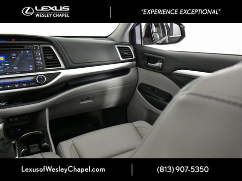 Used 2018 Toyota Highlander XLE image 31