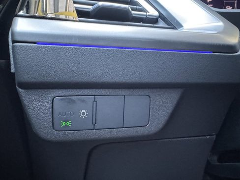 Used 2022 Audi Q4 e-tron Premium Plus w/ Premium Plus image 32