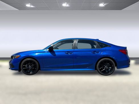 Used 2024 Honda Civic Sport image 2