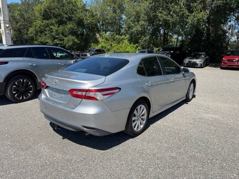 Used 2019 Toyota Camry LE FWD image 3
